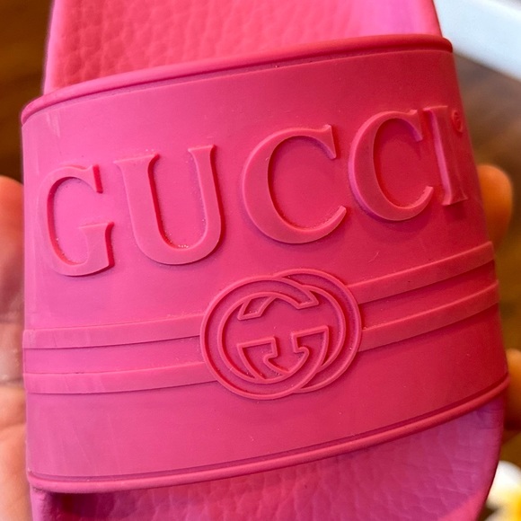 ⛔️SOLD ⛔️Gucci Pursuit GG Logo Rubber Slide On Pool Sandals Pink - Picture 14 of 17